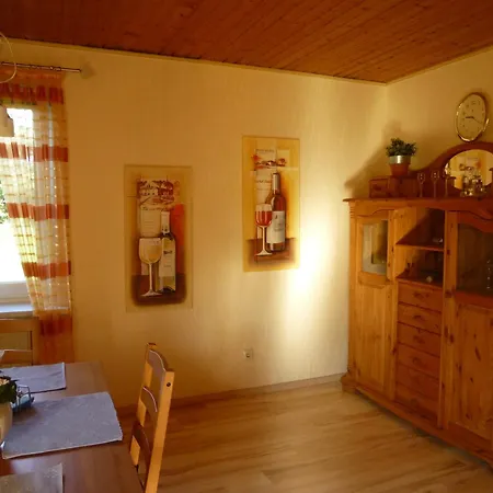 Ferienwohnung Stoeterau - Ebenerdige Fewo Mit Sonnenterrasse Erfde Exterior photo