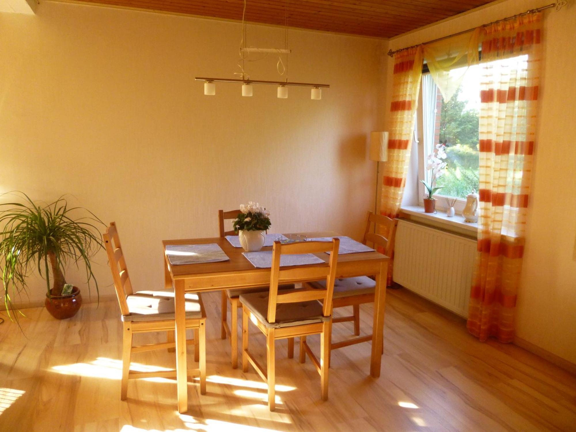 Stoeterau - Ebenerdige Mit Sonnenterrasse Appartement Erfde